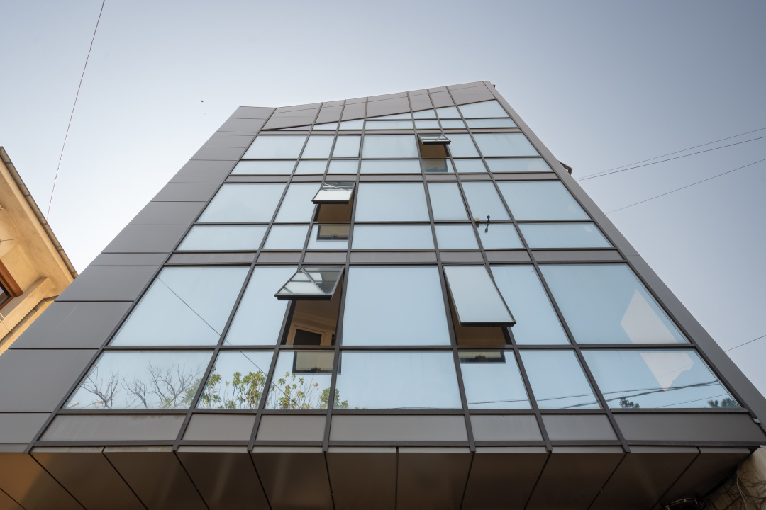 DRUMUL SARII - MACAROVICI, CLADIRE BIROURI 923 MP UTILI, LOT 360 MP!