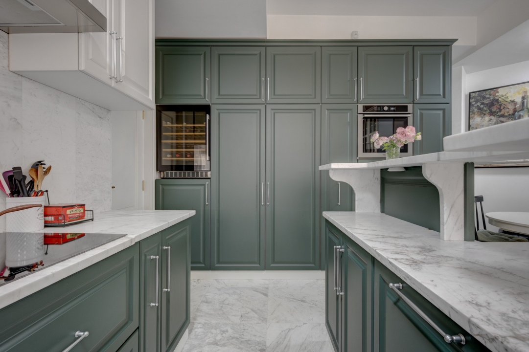 CAROL - EPISCOP CHESARIE, APARTAMENT 250 MP TOTAL, CURTE 250 MP!