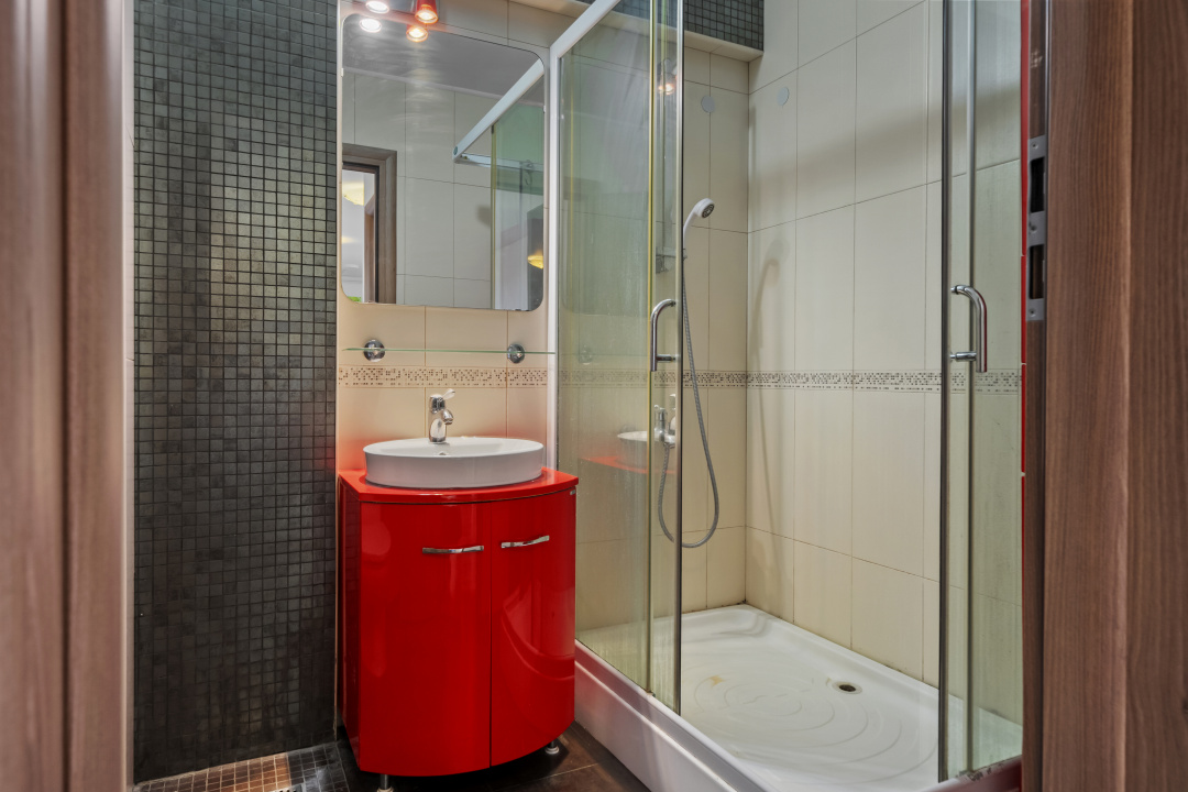 BUFTEA - PALATUL STIRBEI, APARTAMENT 2 CAMERE 65 MP, BOXA, PARCARE!