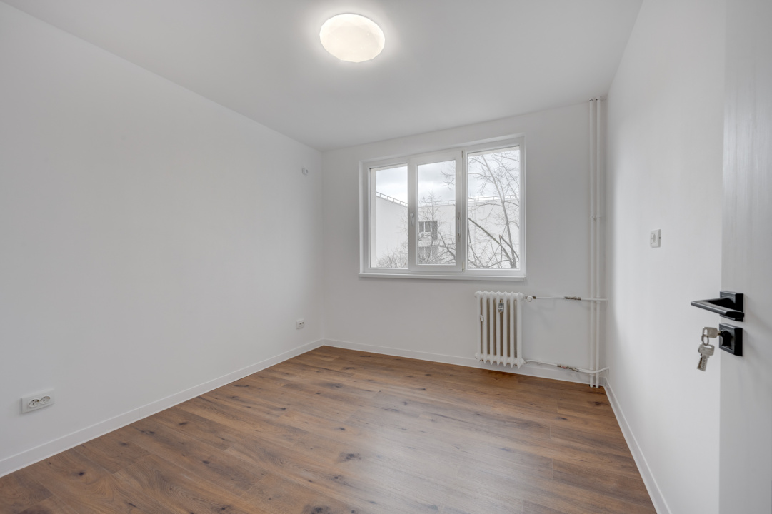 TITAN – OZANA, APARTAMENT 3 CAMERE 66 MP TOTAL, ETAJ 3 DIN 4, RENOVAT! 